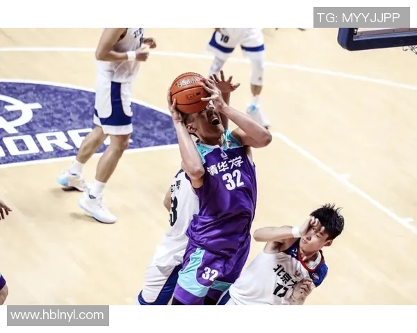 总决赛杜克大学对决劲敌展现篮球巅峰对抗的精彩瞬间